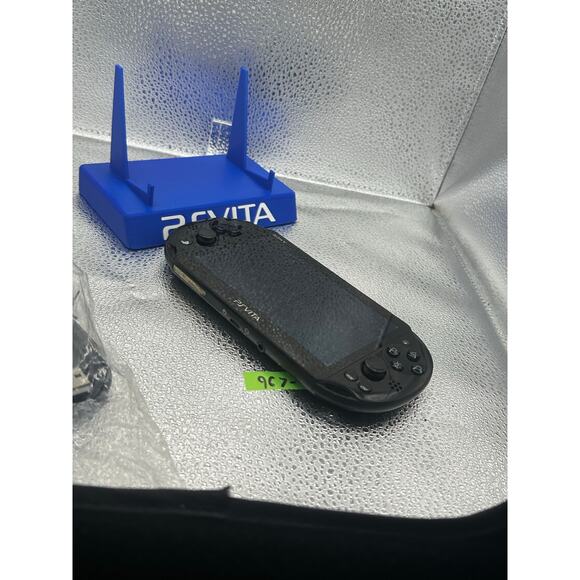 Black ps vita 2000 w/charger - Picture 6 of 7
